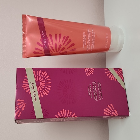 Mary Kay Mandarin Blooms Body Care Set and Body Wash - Picture 1 of 6